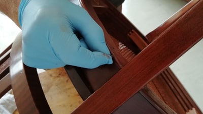 chiusura fori di sfarfallamento tarli