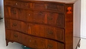 Comò intarsiato restaurato
