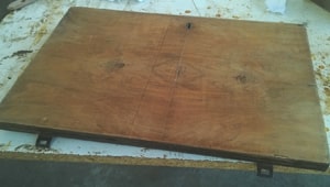 Base della macchina da cucire sverniciata