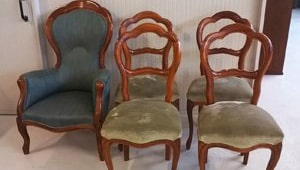 Sedie in legno imbottite