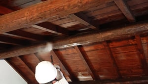 Messa in protezione dei soffitti in legno Messa in protezione dei soffitti in legno