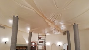 Trattamento antitarlo Calore in corso nella sala Trattamento antitarlo Calore in corso